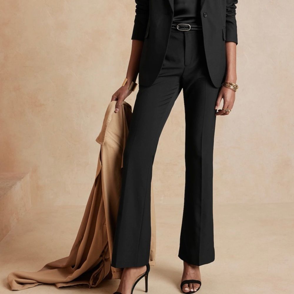 BANANA REPUBLIC Sculpted Bootcut Pant, Black, Size 14